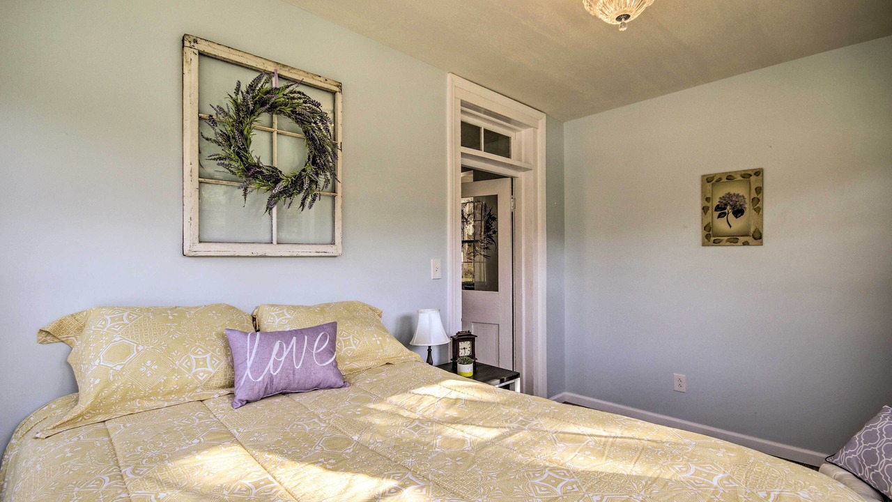 Photo of Bedroom in James Creek