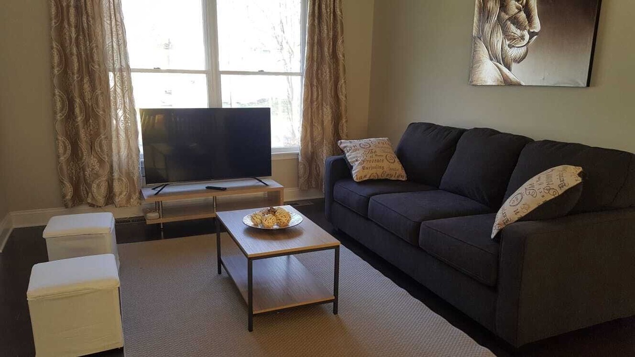 Photo of Livingroom in Cape Saint Claire