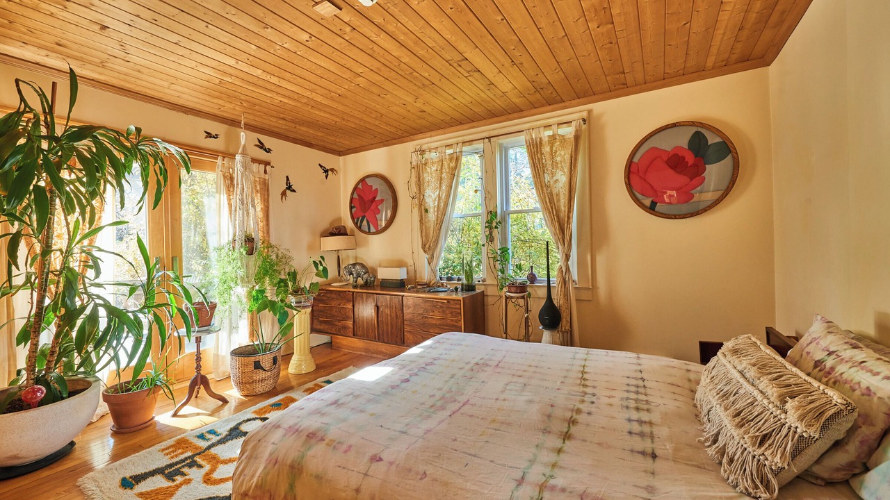 Photo of Bedroom in Woodridge