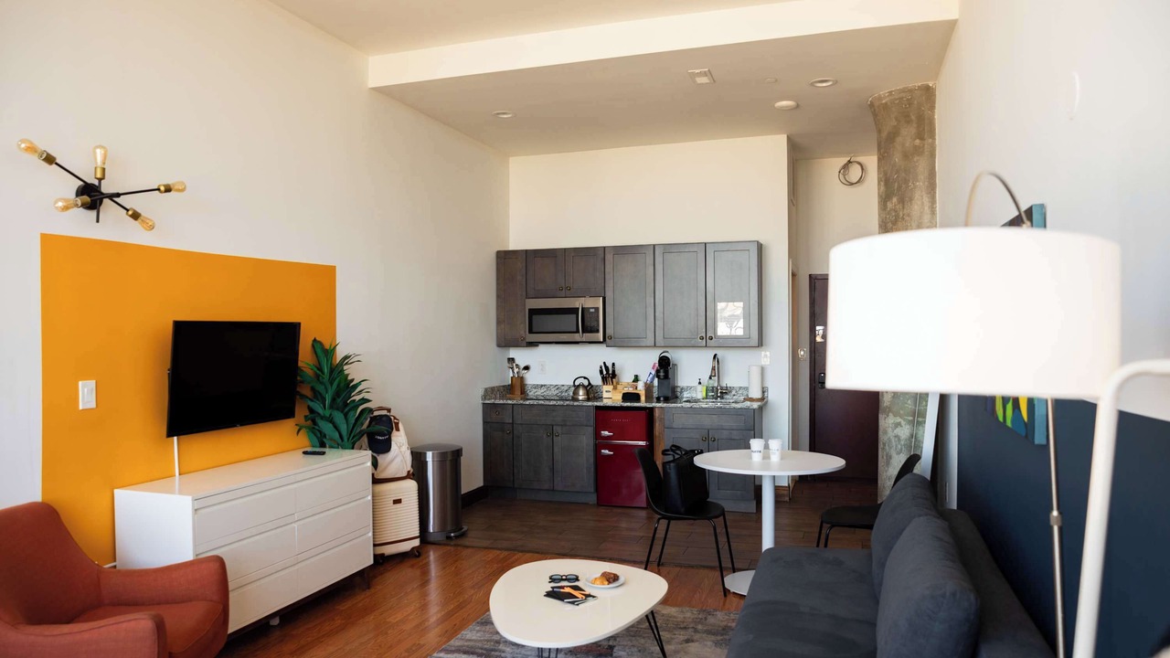 Photo of Livingroom in West Poplar