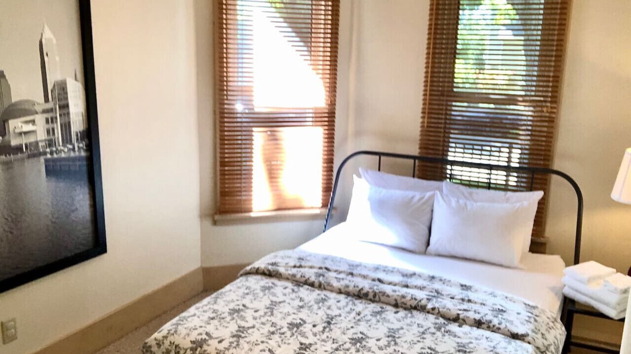 Photo of Bedroom in Detroit - Shoreway