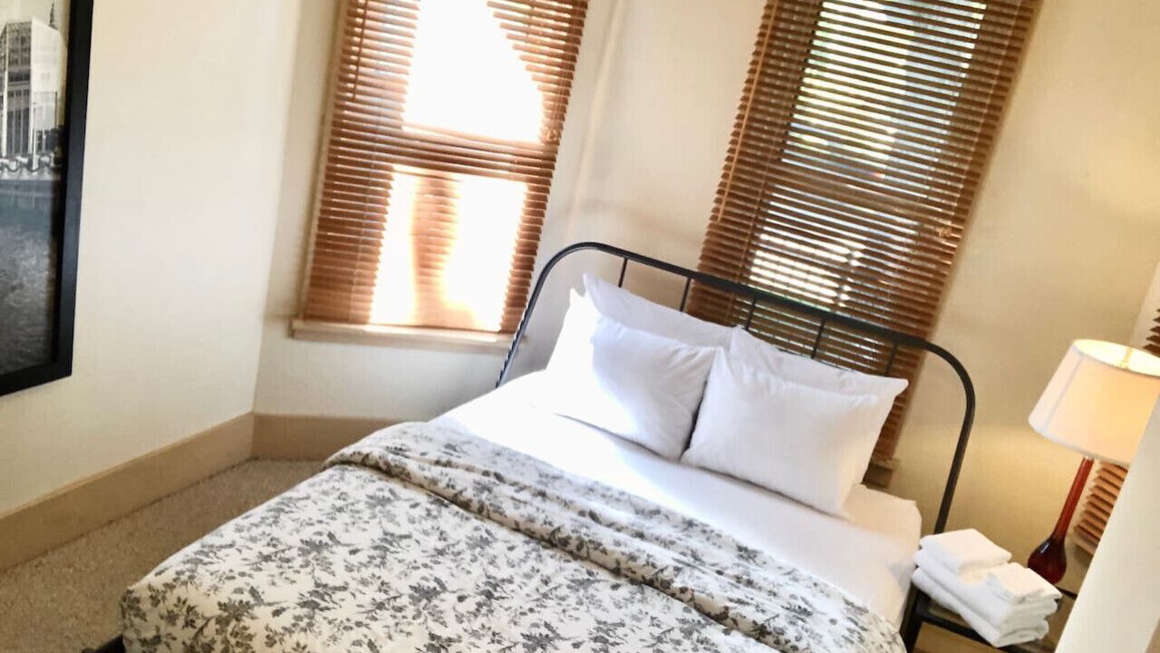 Photo of Bedroom in Detroit - Shoreway
