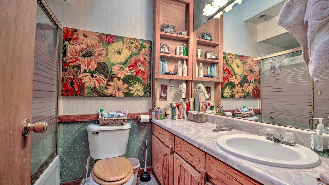 Photo of Bathroom in Mammoth Spring