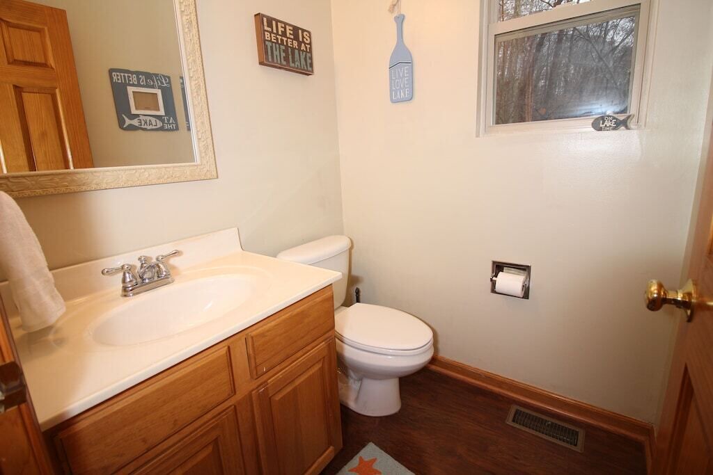 Photo of Bathroom in Lakeside Estates
