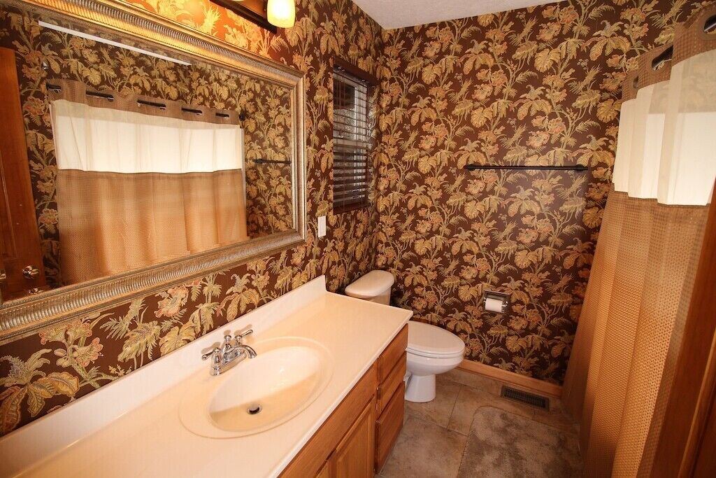 Photo of Bathroom in Lakeside Estates