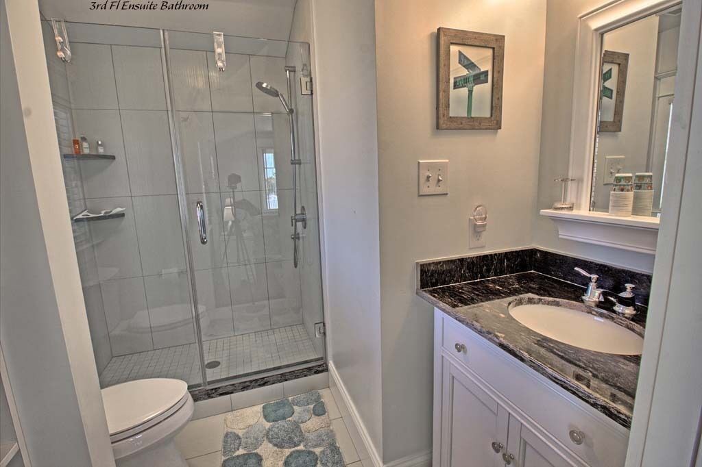 Photo of Bathroom in Avalon