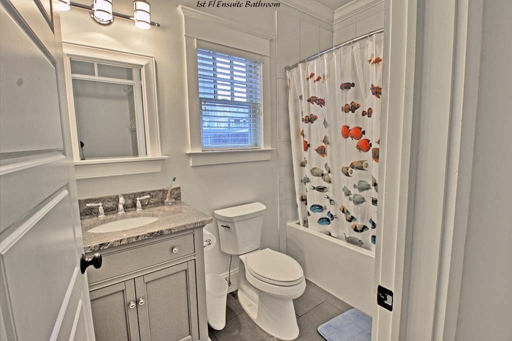 Photo of Bathroom in Avalon