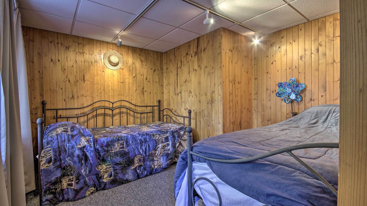 Photo of Bedroom in James Creek