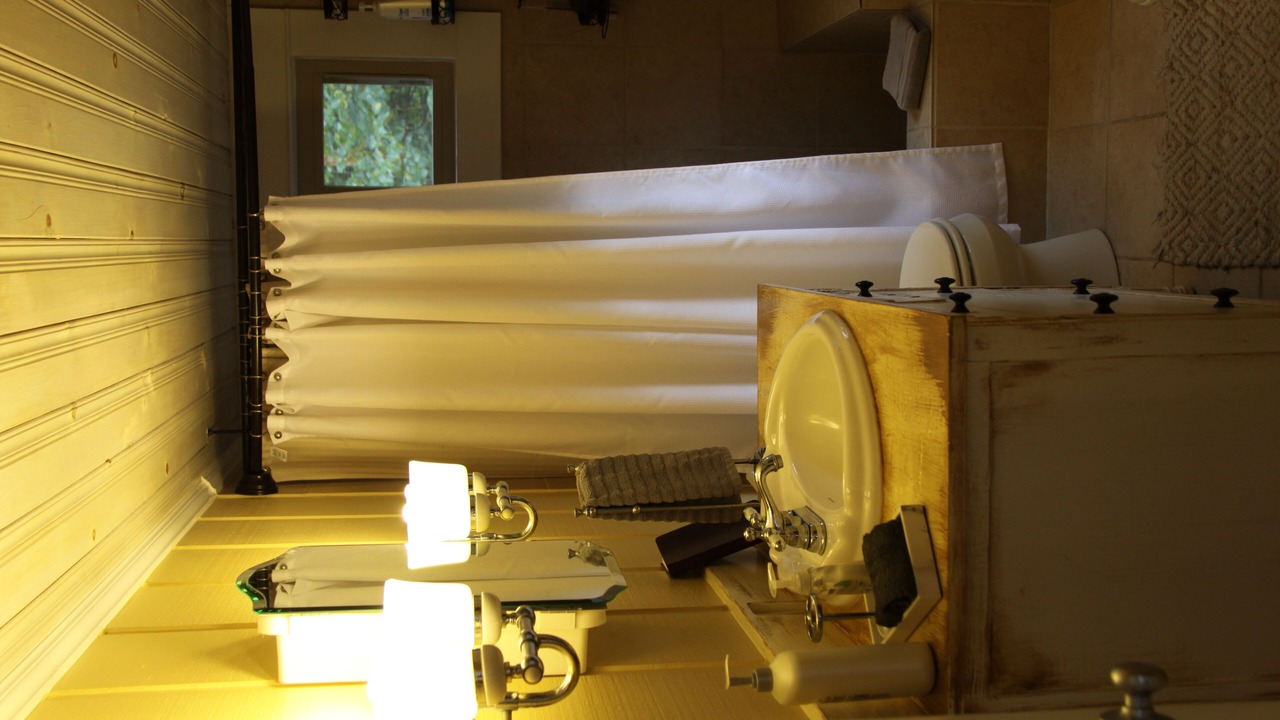 Photo of Bathroom in Marshall