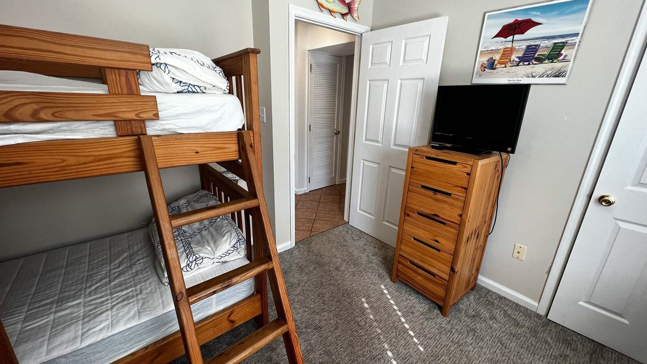 Photo of Bedroom in Townsend's Inlet