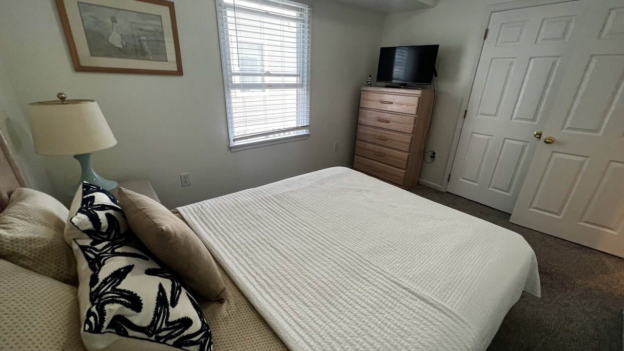Photo of Bedroom in Townsend's Inlet