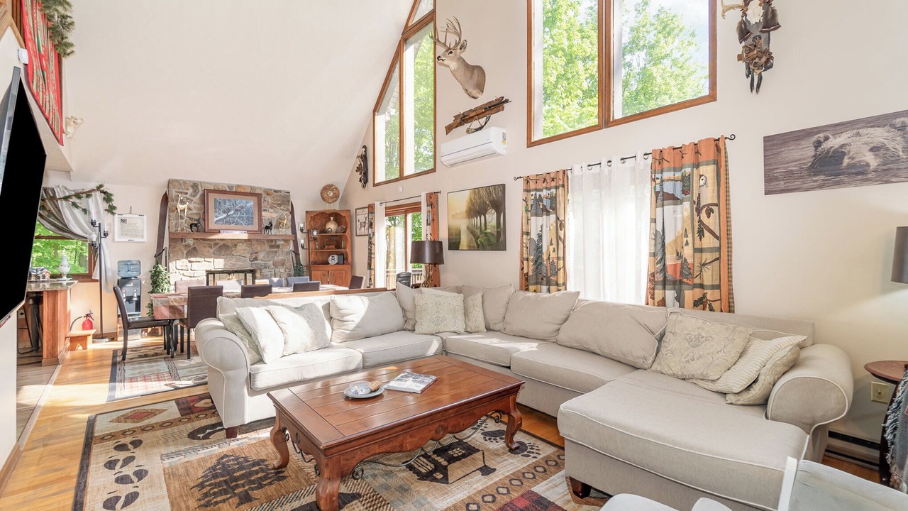 Photo of Livingroom in Carroll Valley