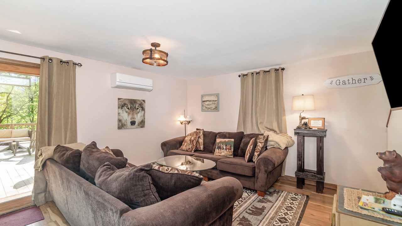 Photo of Livingroom in Carroll Valley