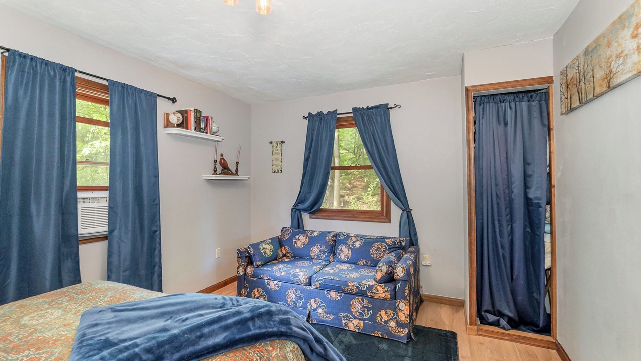 Photo of Bedroom in Carroll Valley