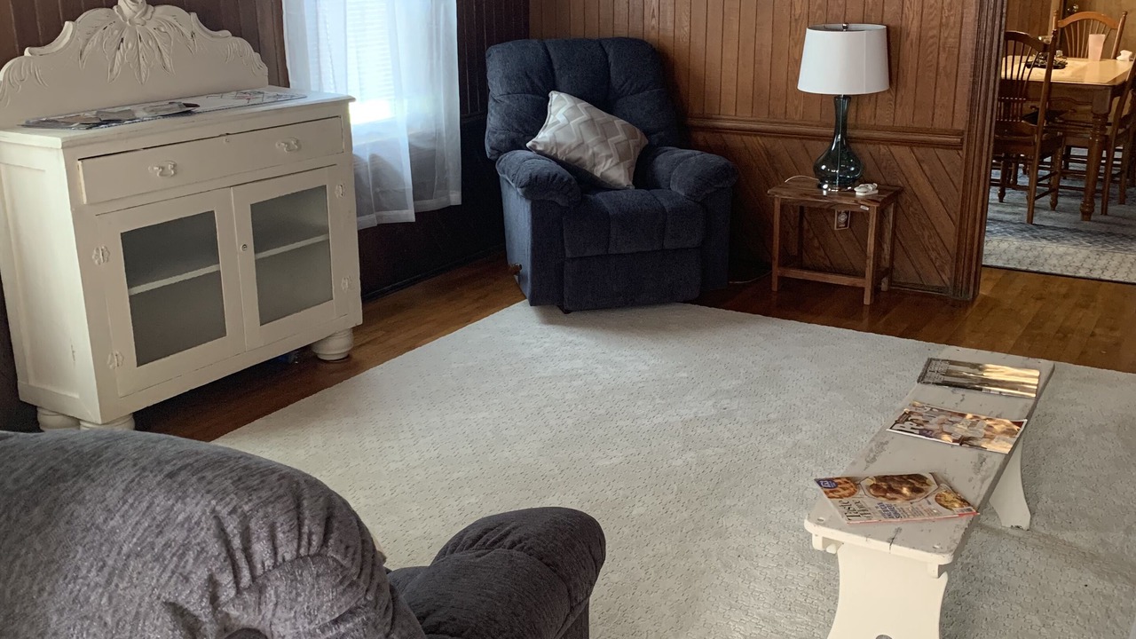 Photo of Livingroom in Upper Tract