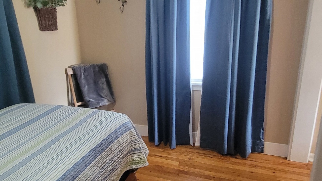 Photo of Bedroom in Depot Bench