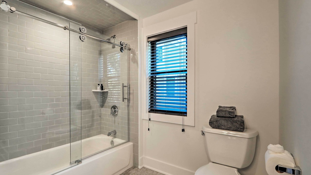 Photo of Bathroom in Red Bank