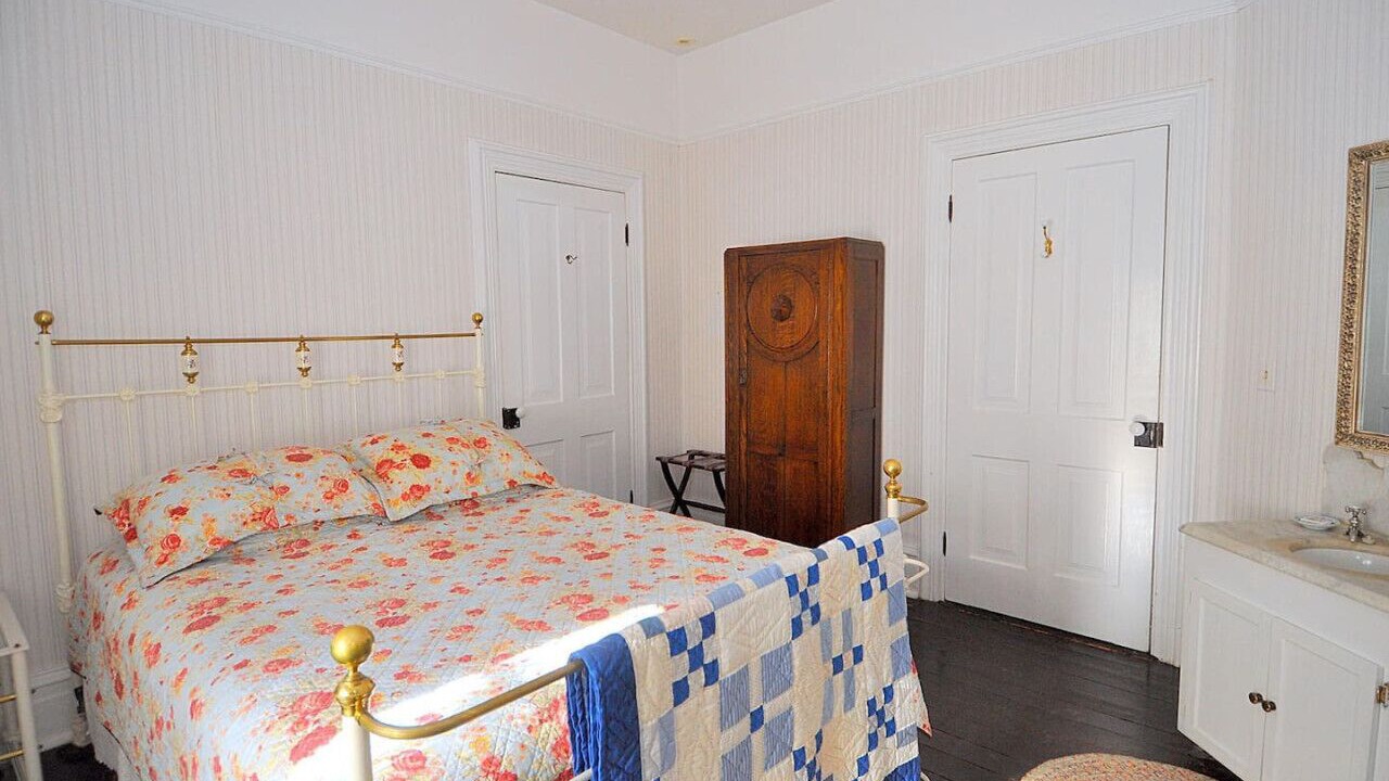 Photo of Bedroom in Berkeley Springs