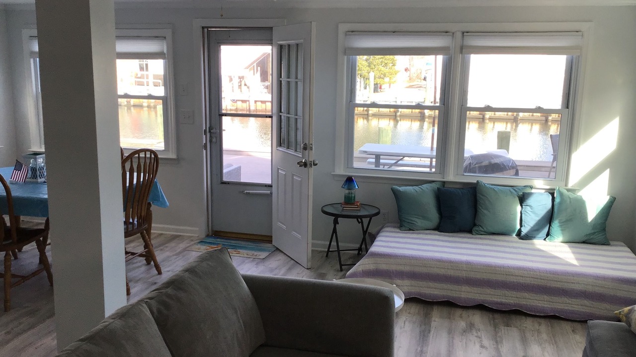 Photo of Livingroom in Bayville