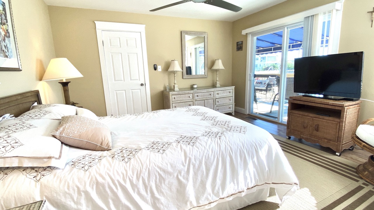Photo of Bedroom in Avalon
