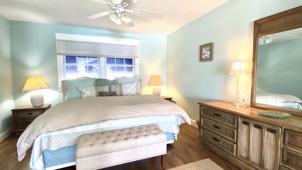 Photo of Bedroom in Avalon