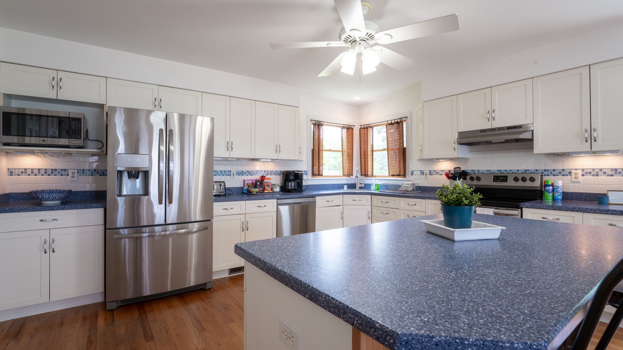 Photo of Kitchen in Deale Beach