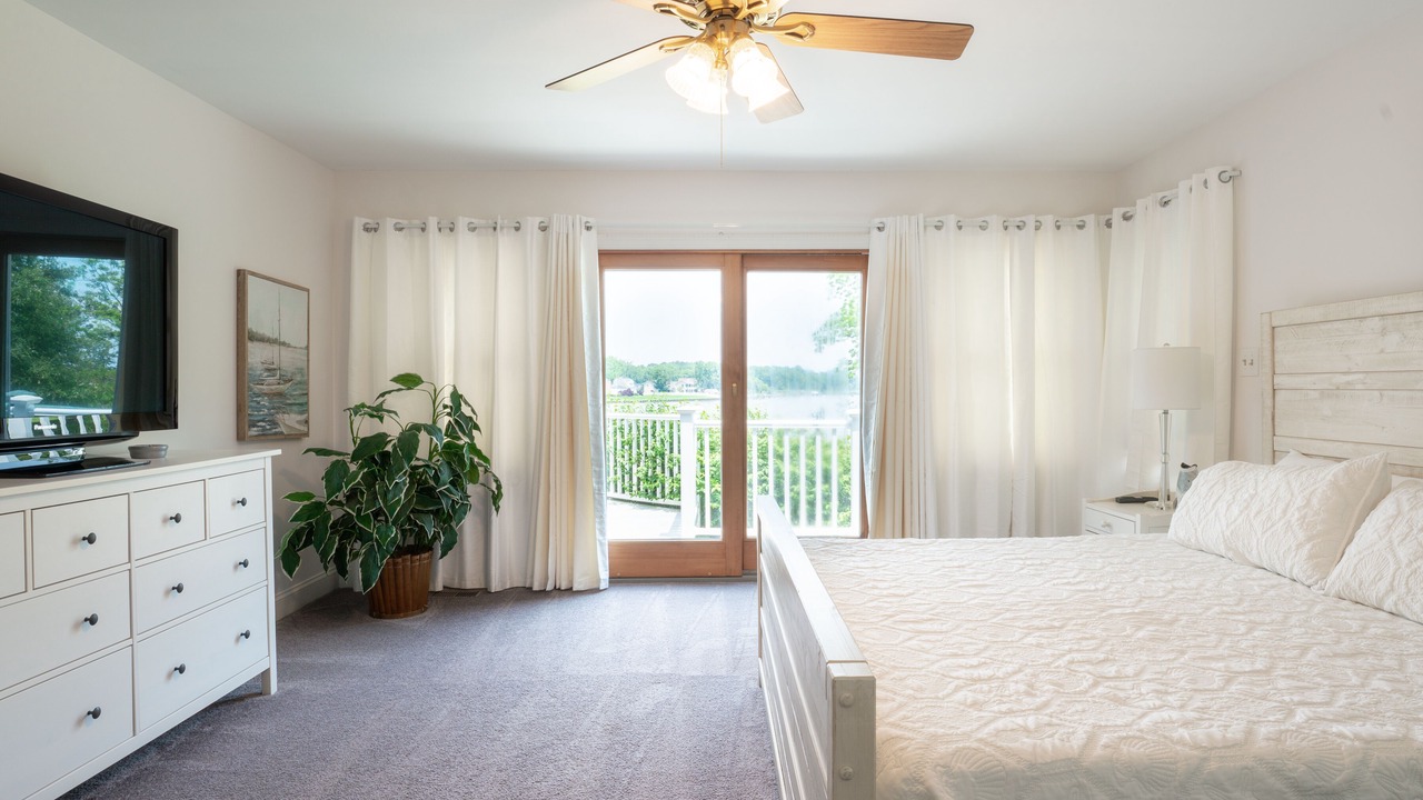 Photo of Bedroom in Deale Beach