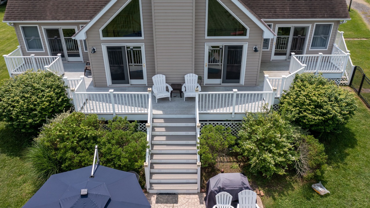 Photo of Patio Balcony in Deale Beach