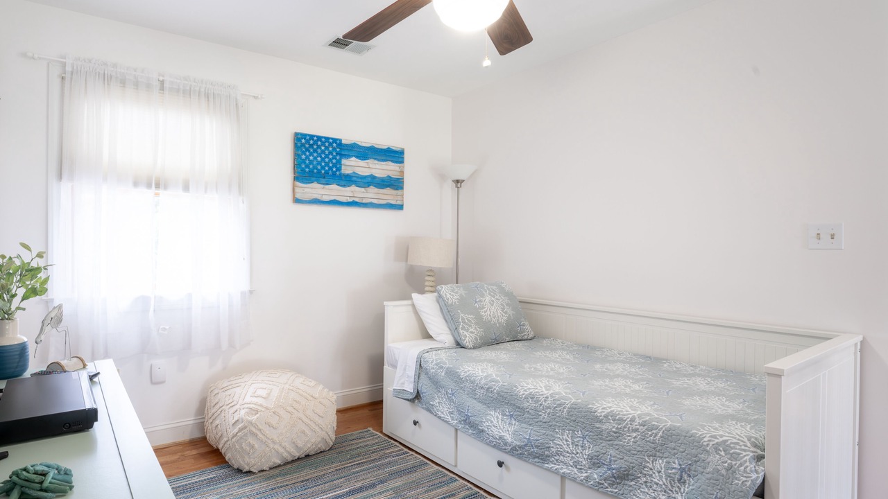 Photo of Bedroom in Deale Beach