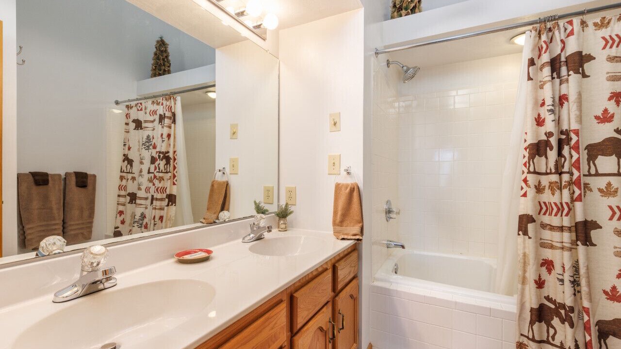 Photo of Bathroom in Hidden Valley