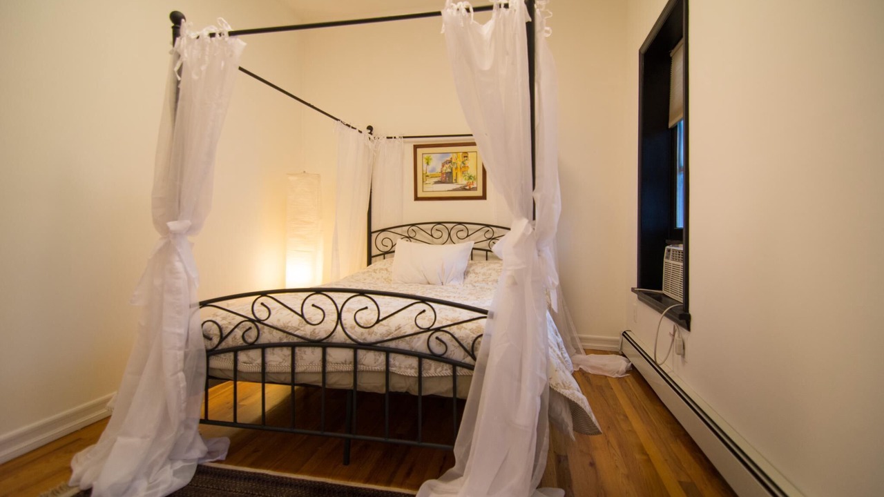 Photo of Bedroom in Paulus Hook