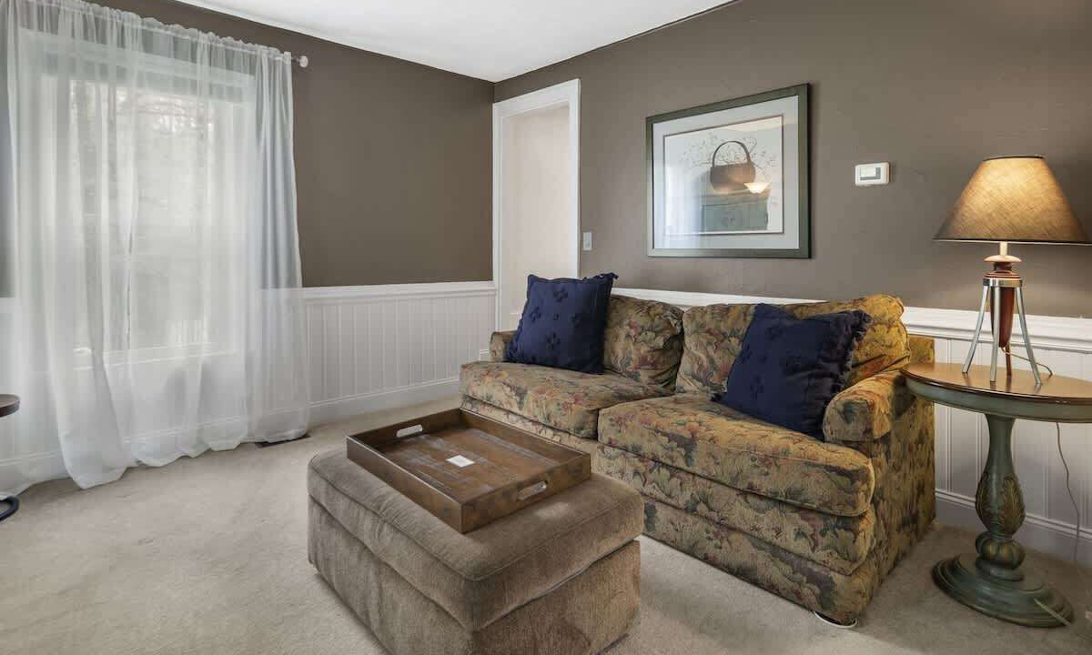Photo of Livingroom in Ithaca