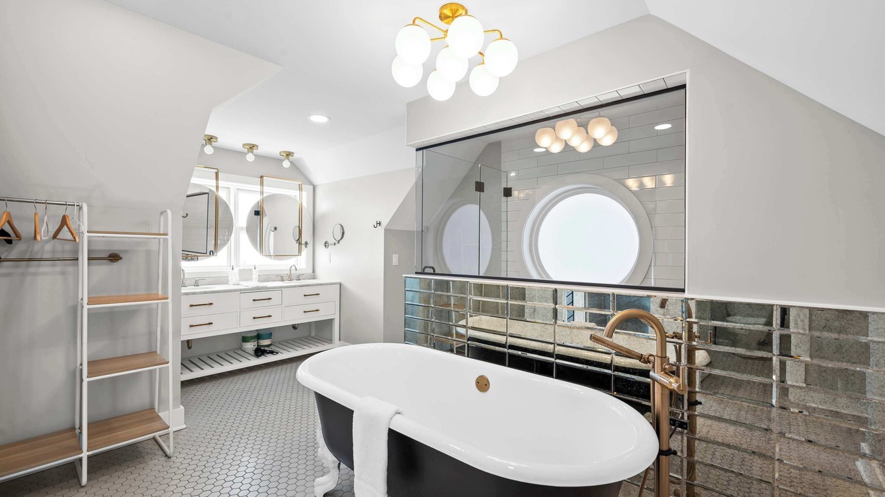 Photo of Bathroom in Mount Adams