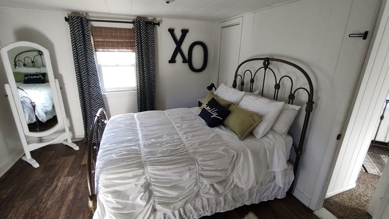 Photo of Bedroom in Reinholds