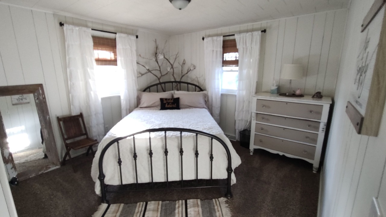Photo of Bedroom in Reinholds