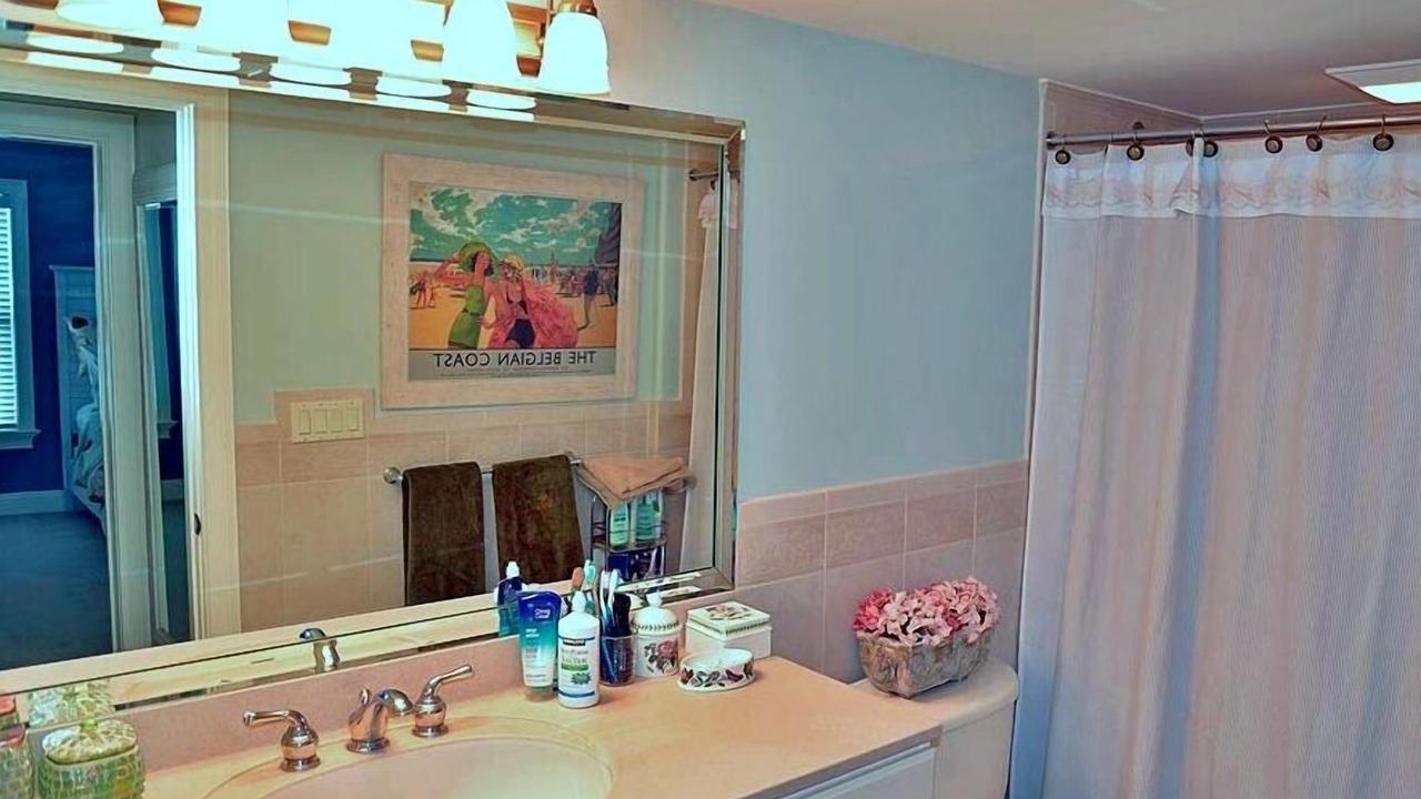 Photo of Bathroom in Avalon