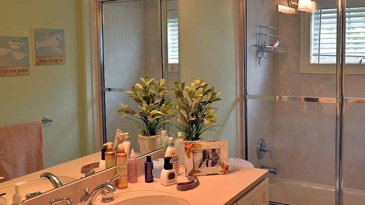 Photo of Bathroom in Avalon