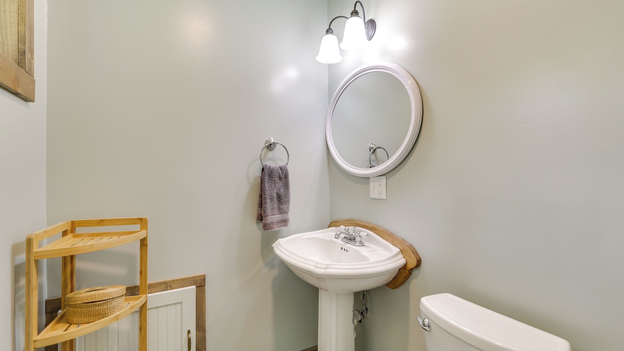 Photo of Bathroom in Nelsonville