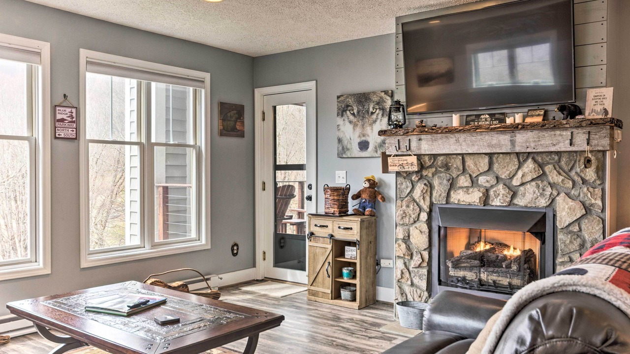 Photo of Livingroom in Seven Devils
