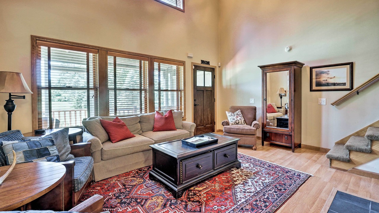 Photo of Livingroom in Conneaut Lakeshore