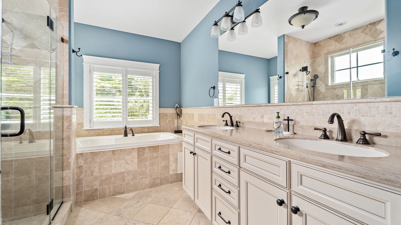 Photo of Bathroom in Admiral Estates