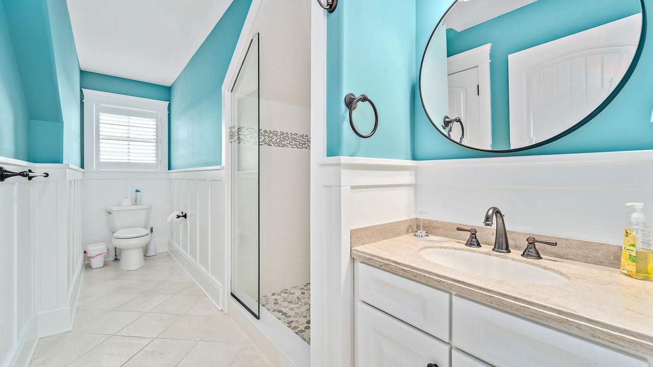 Photo of Bathroom in Admiral Estates