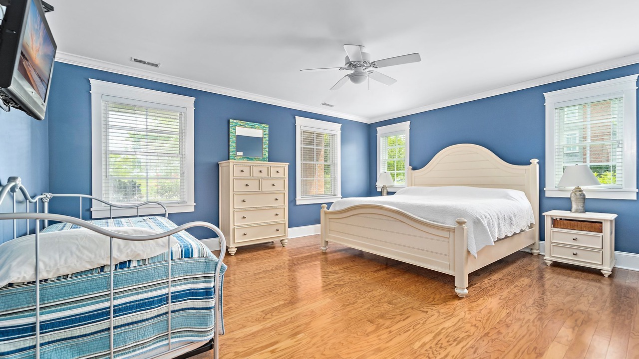 Photo of Bedroom in Admiral Estates