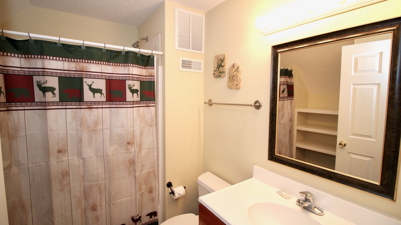 Photo of Bathroom in La Follette
