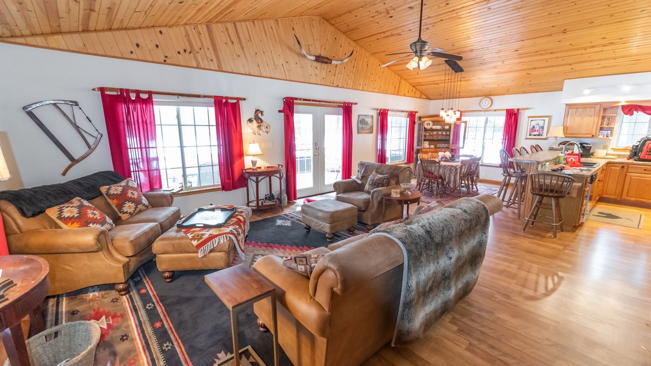 Photo of Livingroom in Cambridge Springs