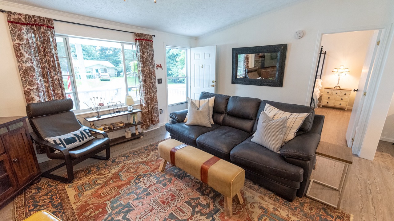 Photo of Livingroom in Cambridge Springs