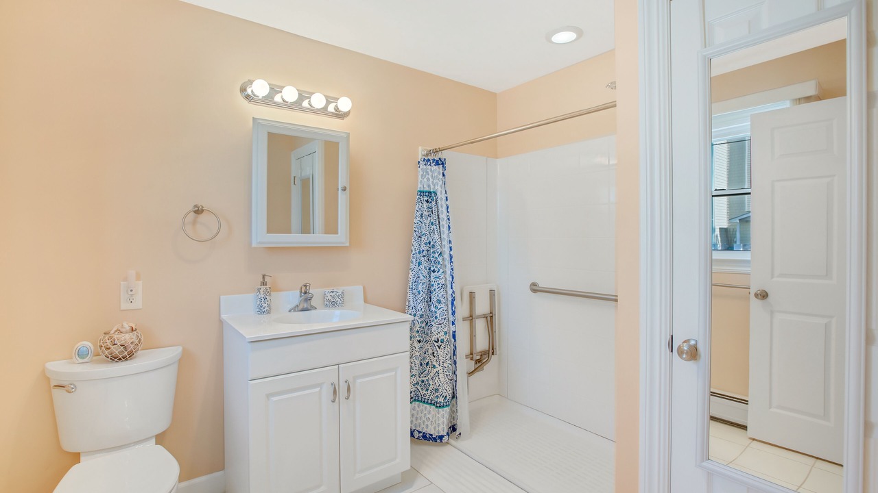 Photo of Bathroom in Beach Haven West