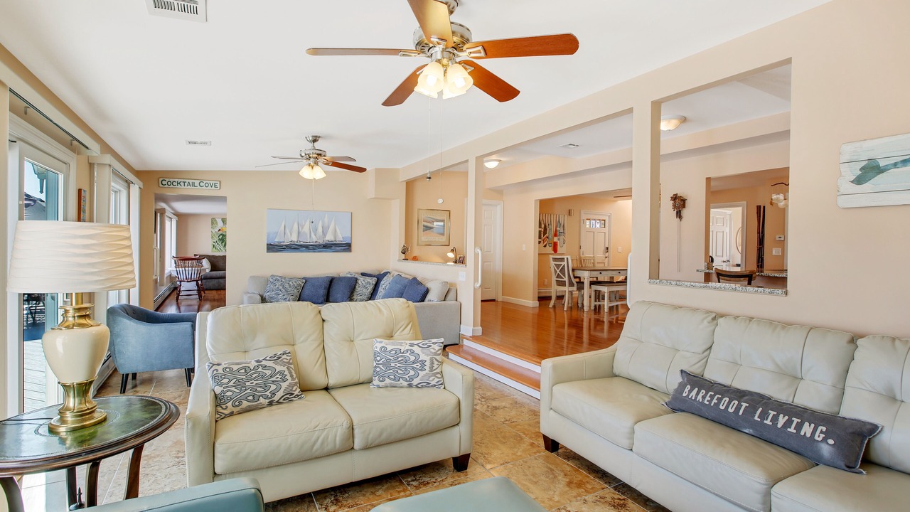 Photo of Livingroom in Beach Haven West