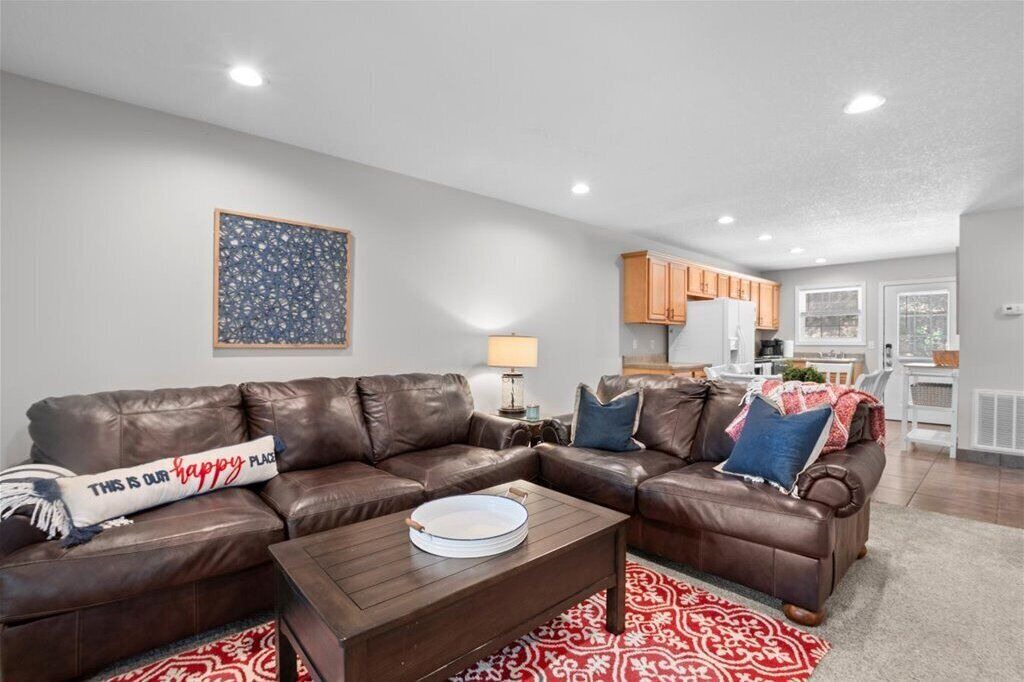 Photo of Livingroom in Sharps Chapel