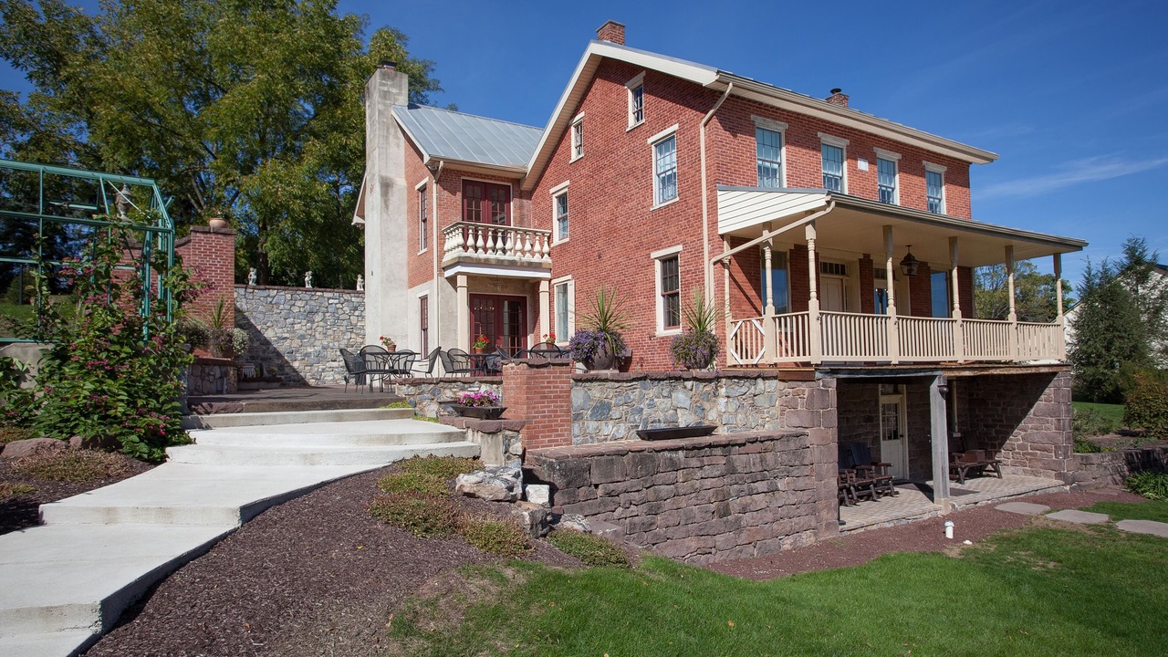 Photo of Outdoor in Elizabethtown